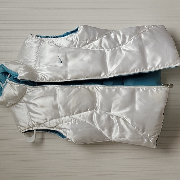 Nike Down Light Blue Reversible Puffer Vest, Women's Medium. - Picture 4 of 7